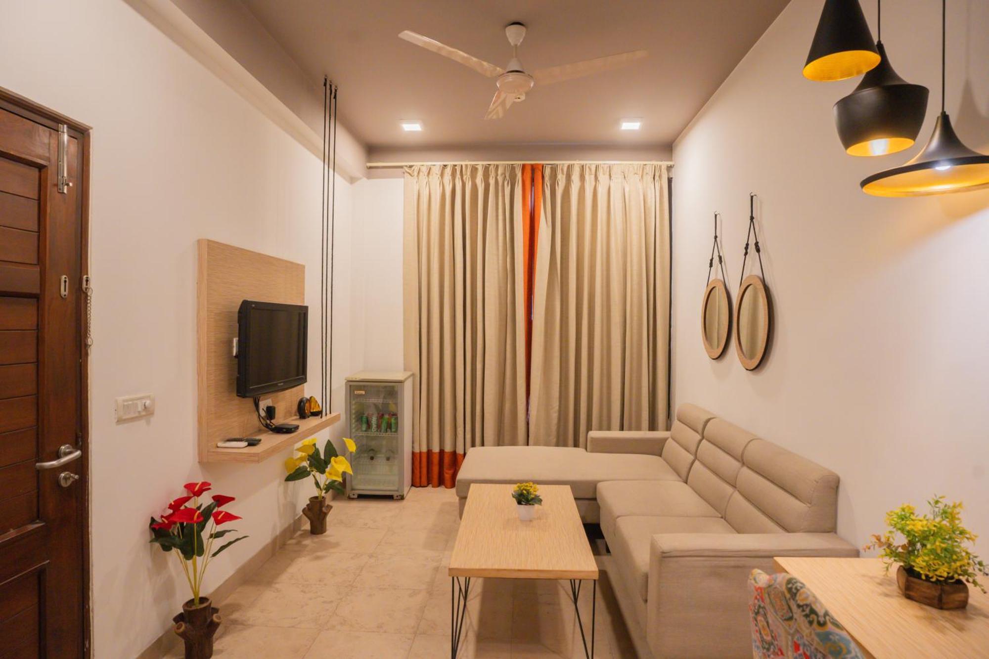 Ahuja Residency Parklane Hotel Gurgaon Exterior photo