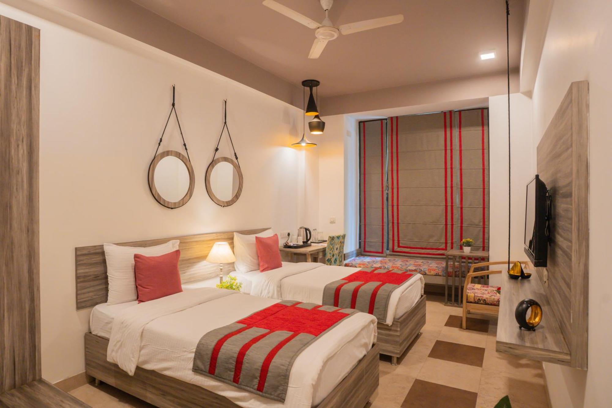 Ahuja Residency Parklane Hotel Gurgaon Exterior photo
