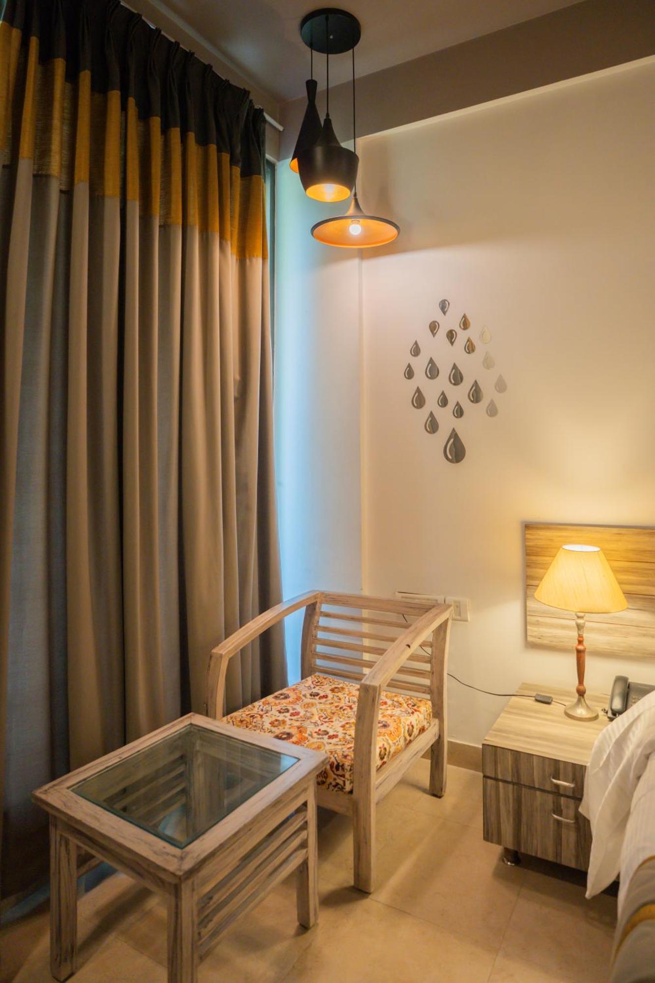 Ahuja Residency Parklane Hotel Gurgaon Exterior photo