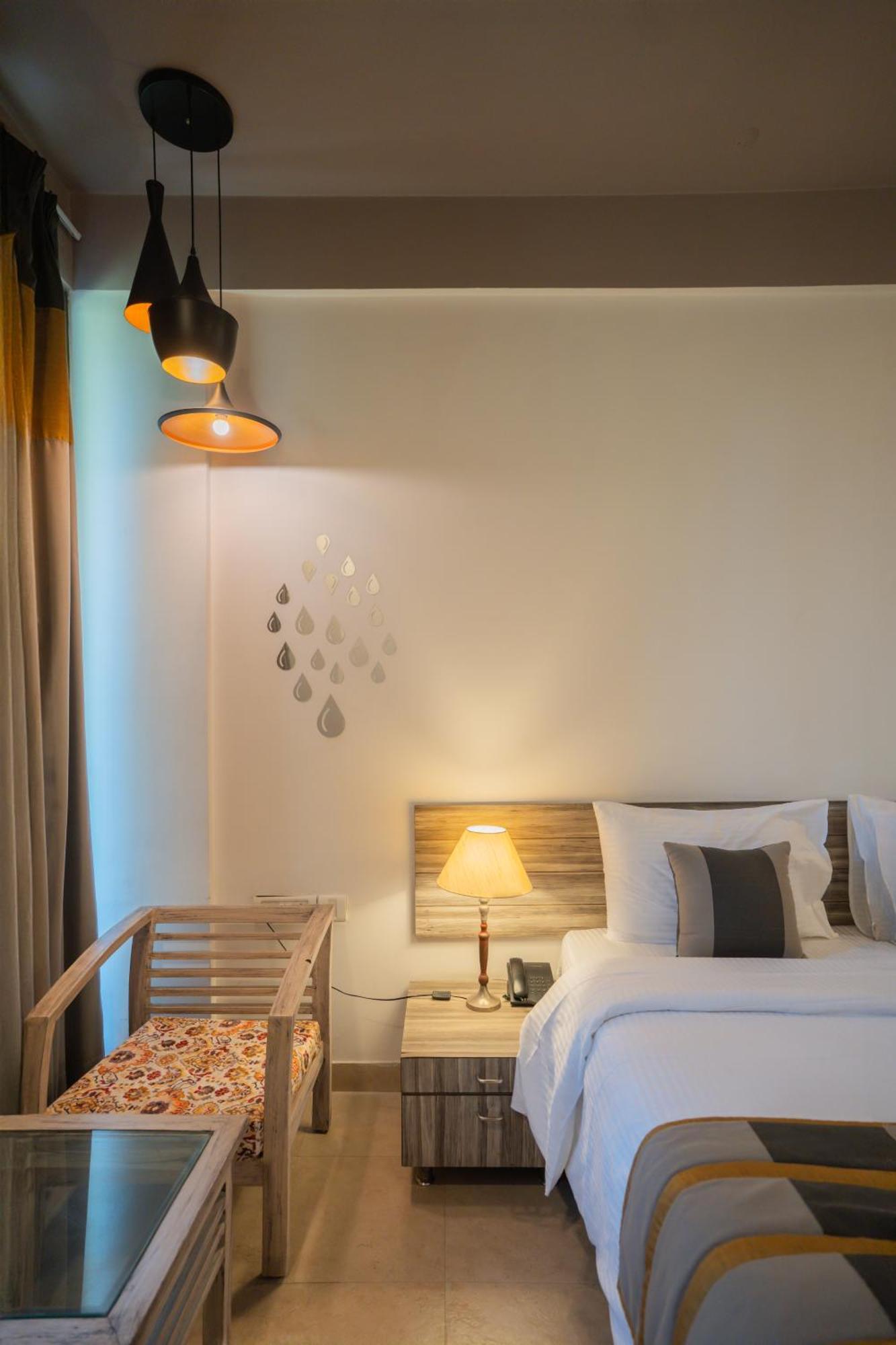 Ahuja Residency Parklane Hotel Gurgaon Exterior photo